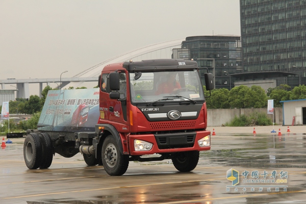 現(xiàn)場卡車漂移表演