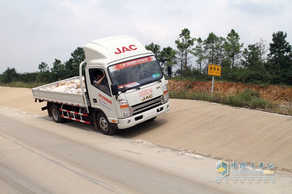 三奪節(jié)油賽冠軍  帥鈴樹立城市物流專家新標桿　