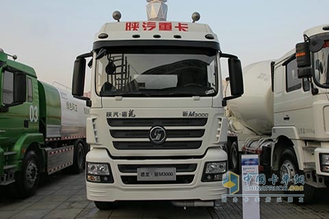 陜汽 德龍新M3000 運(yùn)油車