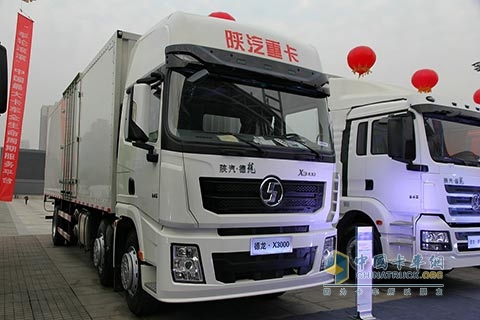 陜汽 德龍X3000 245馬力 6X2 國四 廂式載貨車