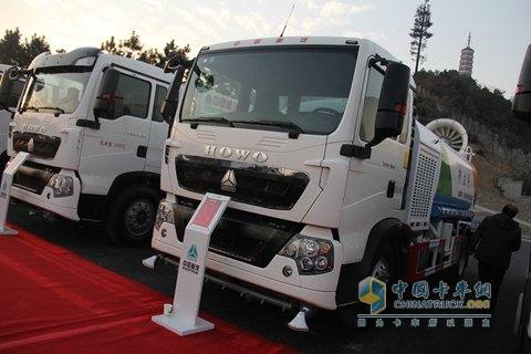 中國重汽 T5G 180馬力 4X2 灑水車