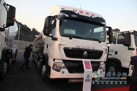 中國重汽 T5G 336馬力 8X4 液罐車