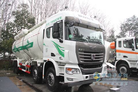 聯(lián)合卡車 玉柴400馬力 8X4LNG粉罐運(yùn)輸車