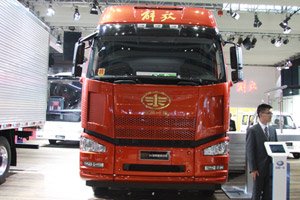 J6P領(lǐng)航版460馬力 6x4牽引車