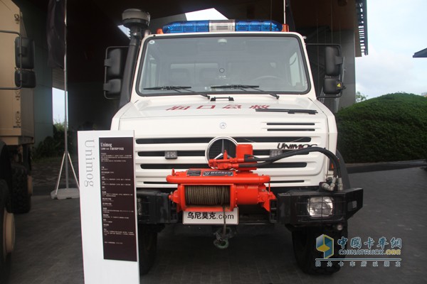 梅賽德斯-奔馳烏尼莫克（Unimog）U4000 4X4全地形救護(hù)車底盤