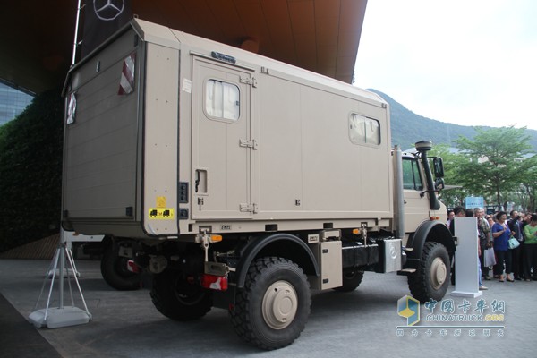 梅賽德斯-奔馳烏尼莫克（Unimog）U4000 4X4越野房車底盤