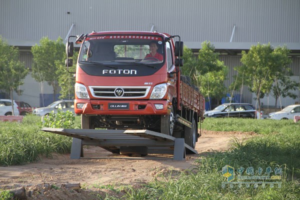 奧鈴CTX康明斯2.8L氣剎車型滿載特殊路面測試