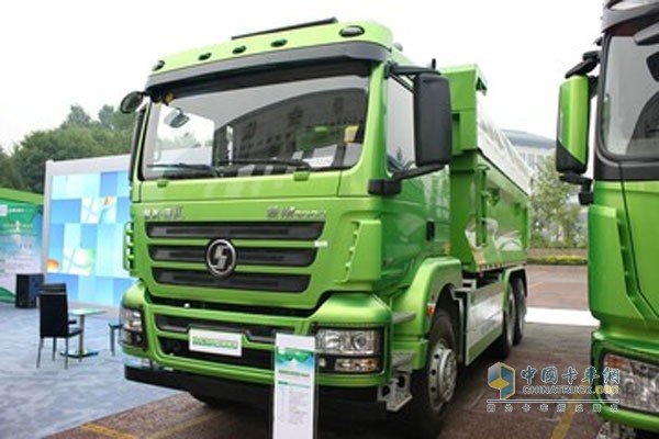 陜汽 德龍新M3000重卡 336馬力 6X4 LNG新型渣土車