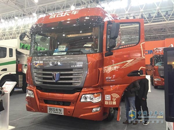 聯(lián)合卡車新U系480馬力6X4牽引車