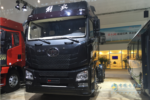 一汽解放JH6 460馬力 6X4牽引車