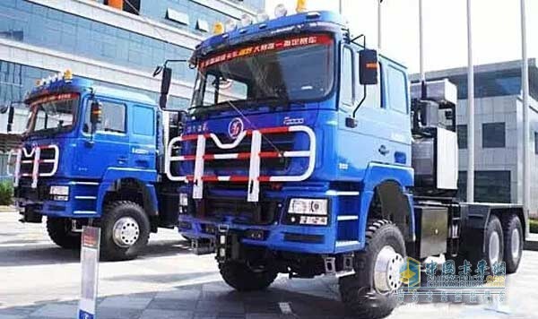 陜汽德龍F(tuán)3000 550馬力 6X6大件牽引車