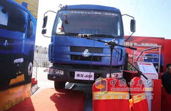 乘龍M31A 國(guó)四 6×2倉(cāng)柵式載貨車(chē)