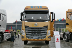 東風柳汽 乘龍H7 480馬力 6X4 牽引車