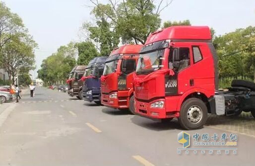 一汽解放J6P 6X4 領(lǐng)航版牽引車產(chǎn)品推介會上海站