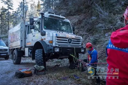 烏尼莫克山地救援車