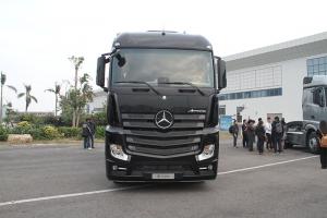 梅賽德斯-奔馳新Actros 2642 LS DNA 6x2公路牽引車