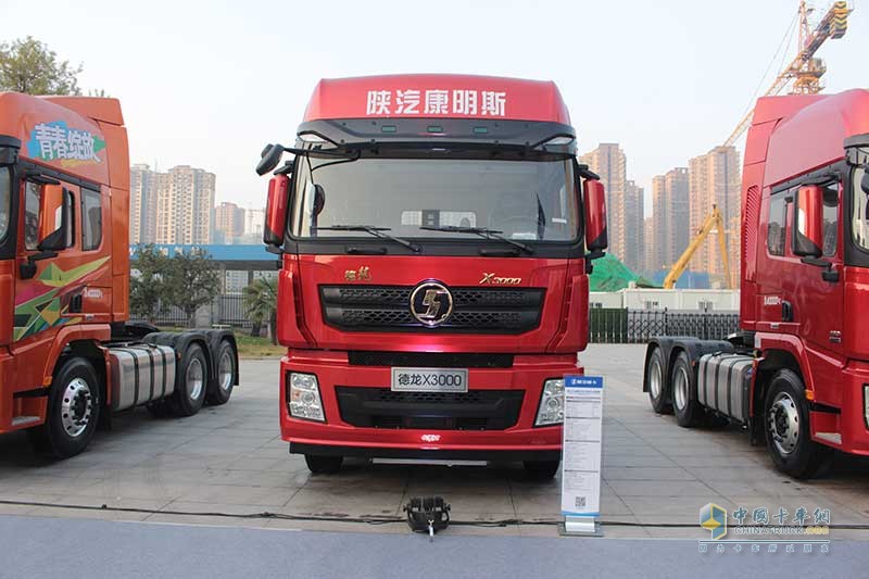 陜汽重卡 德龍X3000 600馬力 6X4 IC版 牽引車