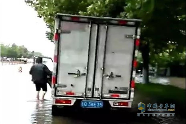 街道嚴重積水