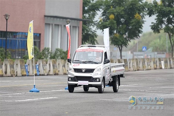 時(shí)代領(lǐng)航中國(guó)商用車年度車型測(cè)試