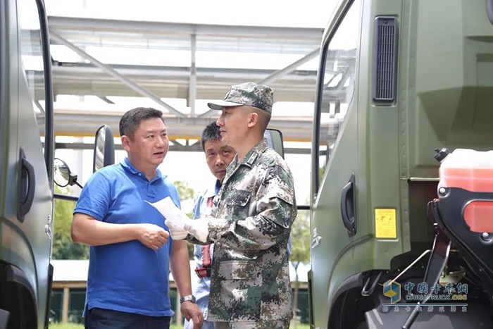 上汽輕卡軍車(chē)積極投身三軍建設(shè)