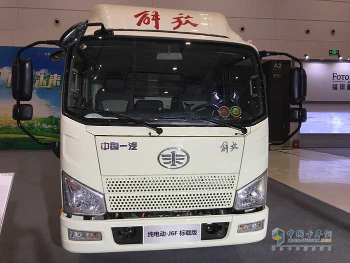 解放JH6 6*4純電動(dòng)牽引車(chē)