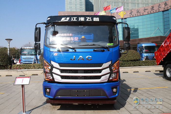 飛越6×2R 235馬力自卸車