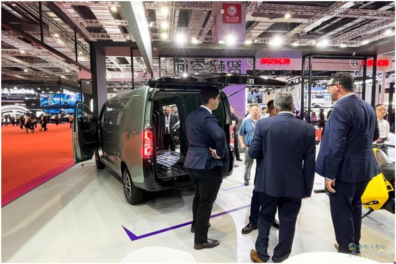 引領中國智慧物流車新風向！金琥 EV48 亮相上海車展