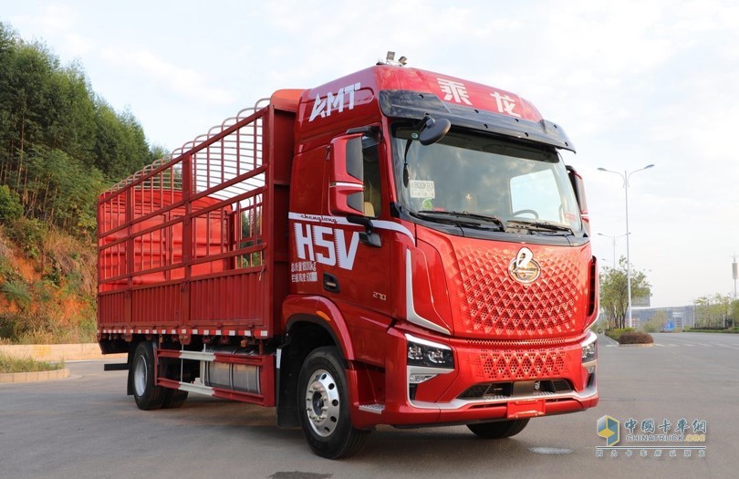 乘龍H5V、乘龍H7喜獲“金蜂盛典”卡車兄弟信賴車型獎(jiǎng)