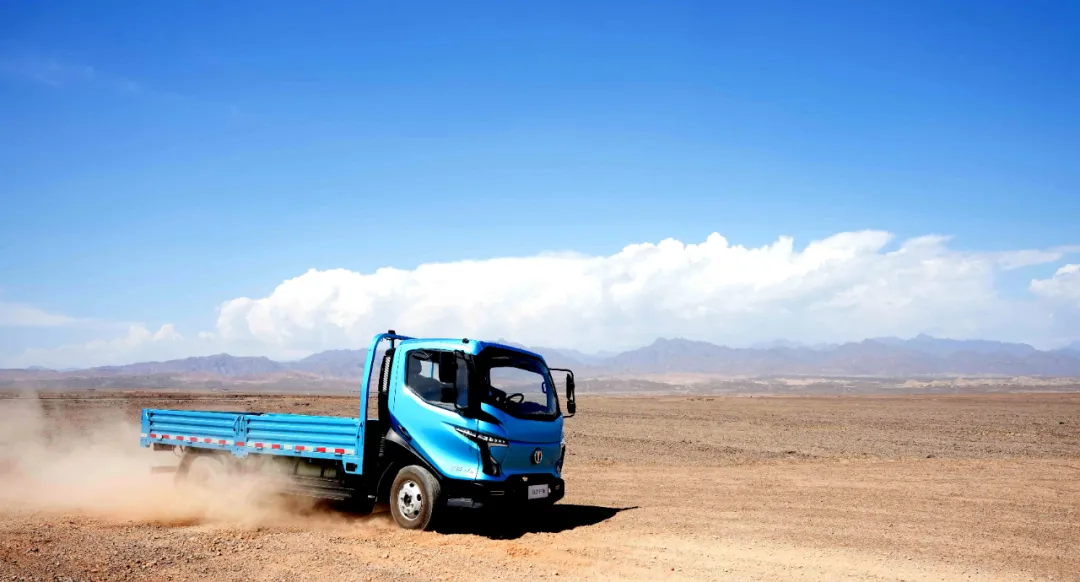 飛碟汽車“三高試驗(yàn)團(tuán)隊(duì)”征戰(zhàn)吐魯番