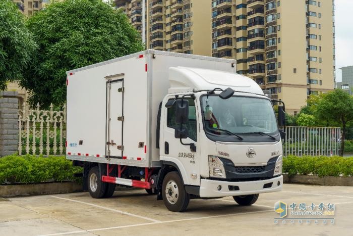 乘龍冷藏車，助力海鮮從碼頭到餐桌