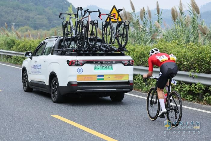 “隱形大梁”重新定義皮卡車身科技，雷達(dá)RD6獲十佳底盤評(píng)選皮卡先鋒獎(jiǎng)