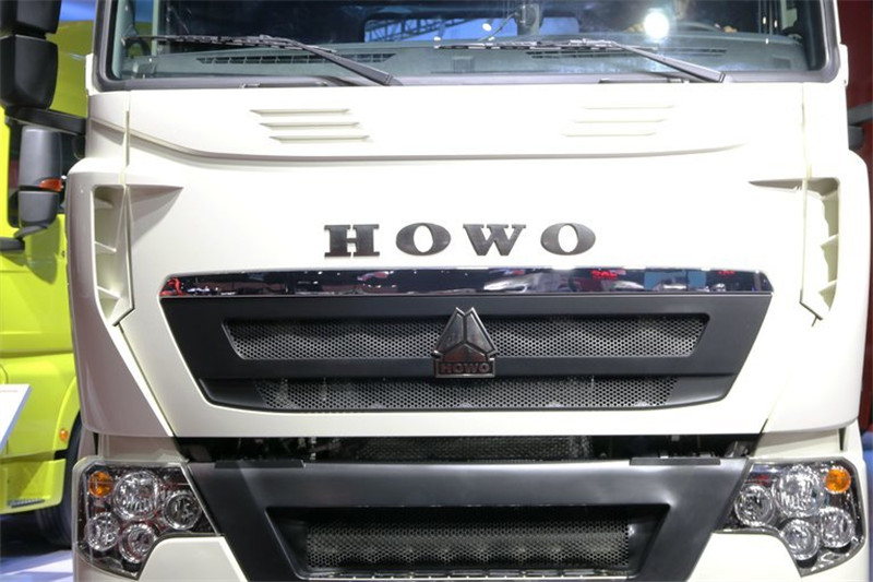 中國重汽 HOWO T7H 重卡 430馬力 6X4 LNG 國五牽引車(ZZ4257V384HE1LB)