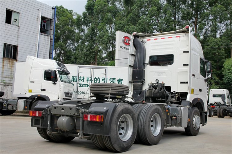 中國重汽 HOWO T7H重卡 540馬力 6X4 國五牽引車(ZZ4257W324HE1B)