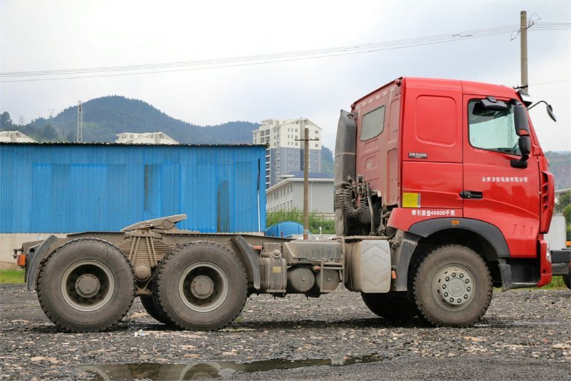 中國重汽 HOWO T7H重卡 480馬力 4X2 國四危險品牽引車(ZZ4187V361HD1W)