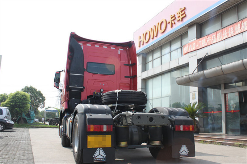 中國重汽 HOWO T7H重卡 440馬力 4X2 國四危險品牽引車(ZZ4187V361HD1W)(高頂)