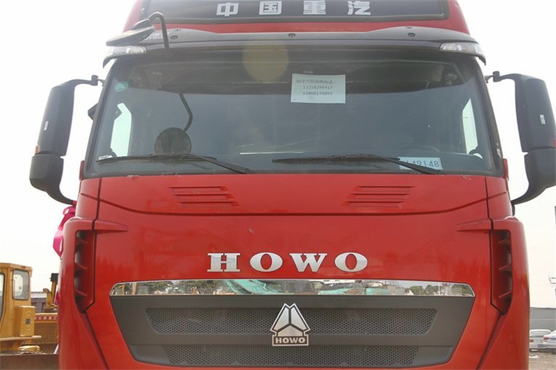 中國(guó)重汽 HOWO T7H重卡 320馬力 4X2 國(guó)四危險(xiǎn)品牽引車(ZZ4187V361HD1W)(高頂)