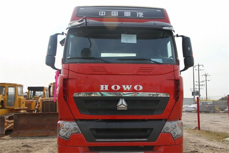 中國(guó)重汽 HOWO T7H重卡 320馬力 4X2 國(guó)四危險(xiǎn)品牽引車(ZZ4187V361HD1W)(高頂)