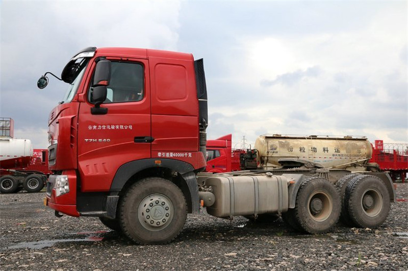 中國重汽 HOWO T7H重卡 360馬力 4X2 國四牽引車(ZZ4187N361HD1B)