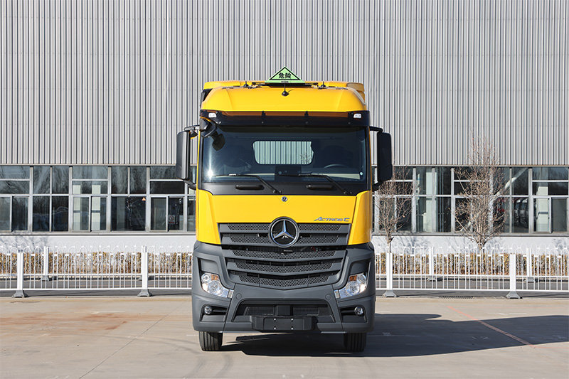 梅賽德斯-奔馳 Actros C 520馬力 6×4 國(guó)六 危化品運(yùn)輸牽引車